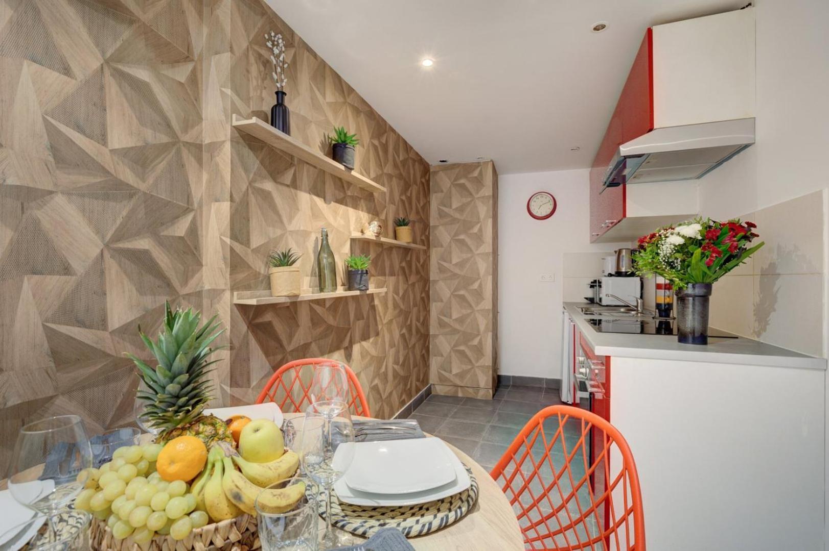 812 Besty Paris - Superb In Paris